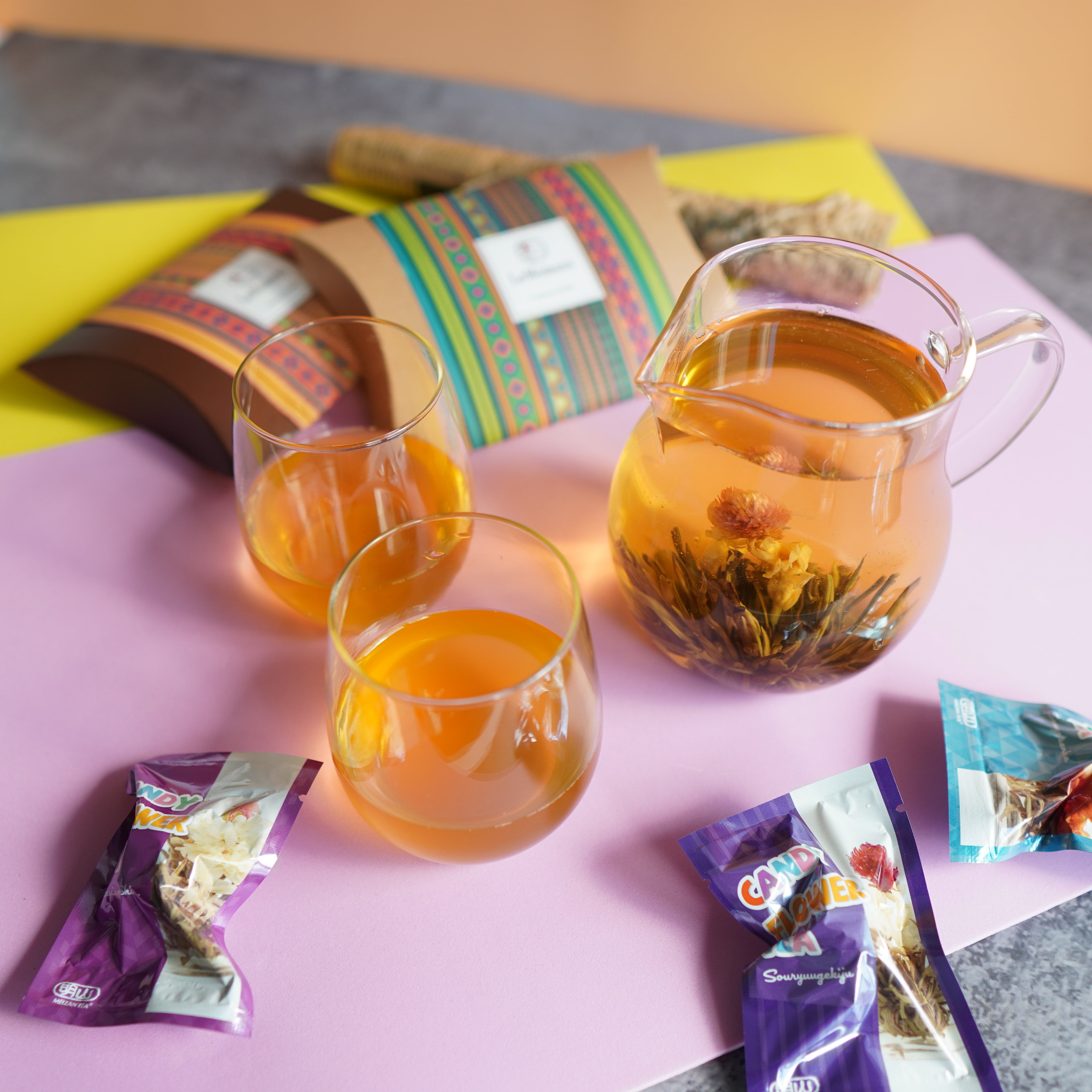 千日紅が揺れながら花開く工芸茶(ジャスミン茶)3個入り